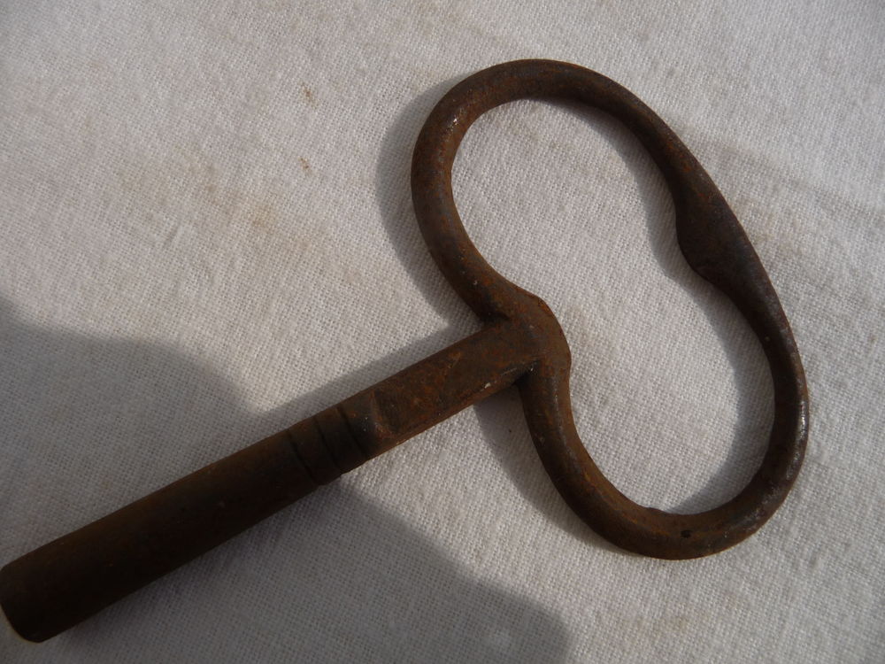 Cl�s d'horloge (ou �pine) vintage
8 Mouvaux (59)