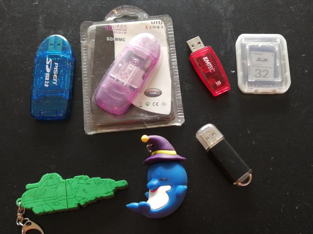 Cl�s USB et Lecteur de cartes m�moire 2 Lyon 8 (69)