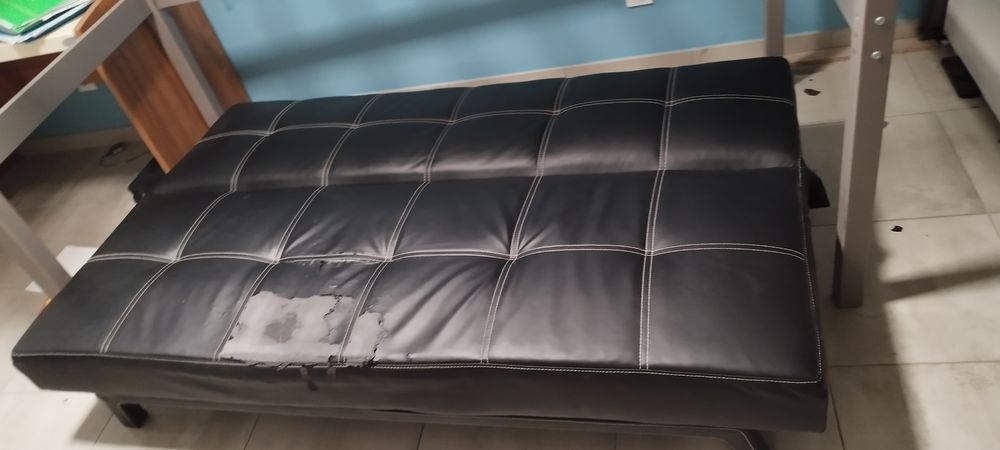 clic-clac noir � 50 euros en l'�tat.
pas s�rieux s'abstenir 50 G�nissieux (26)