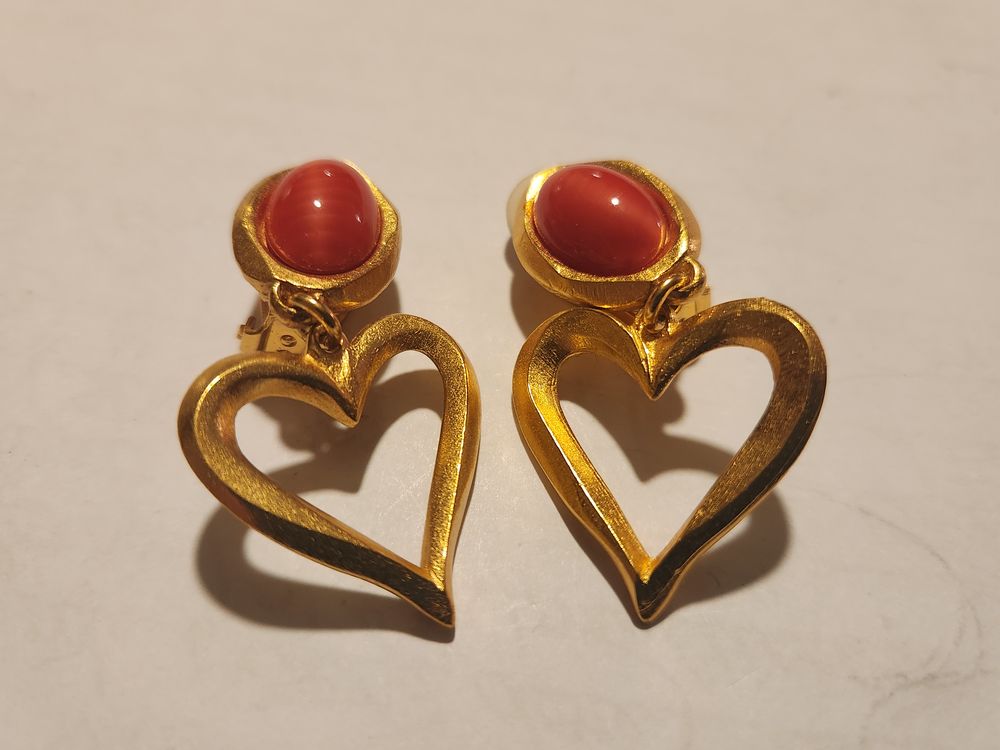 BO Clip dor�e cabochon Rouge /pendant c?ur Christian LACROIX 160 Vigneux-sur-Seine (91)