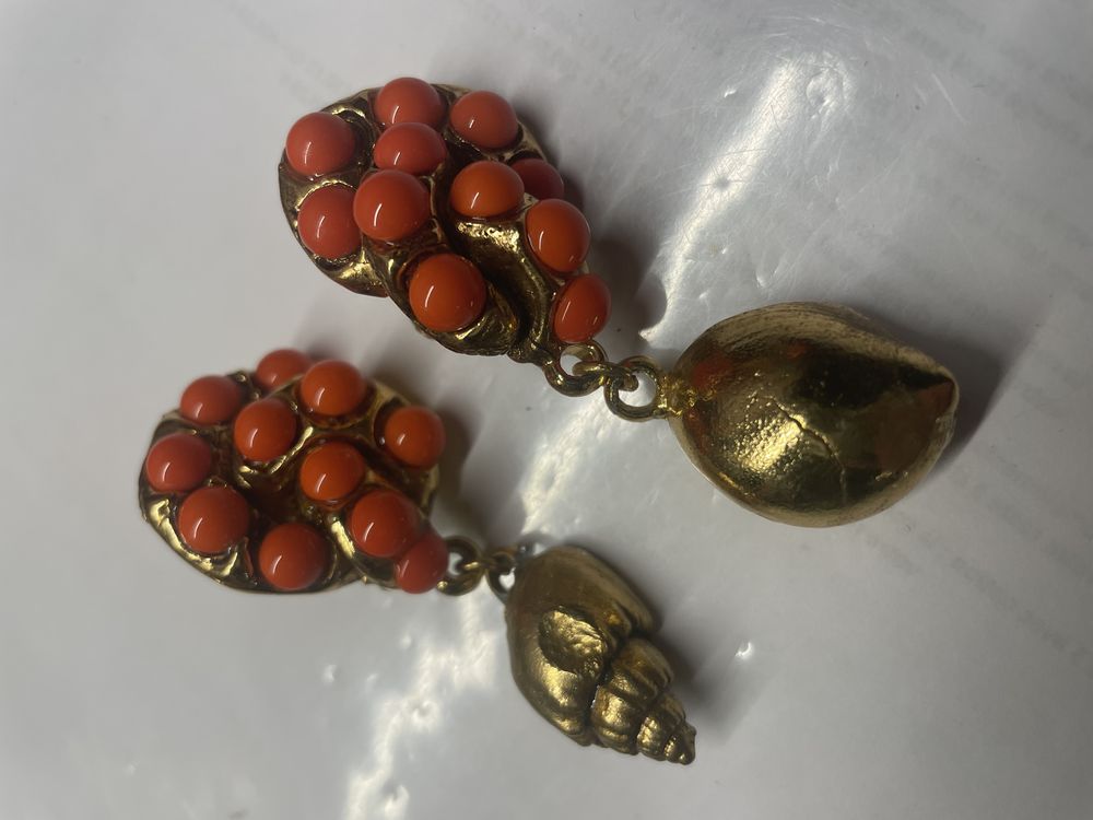 BO Clip dor�e cabochons corail + pendant coquillage ANTIGONA 85 Vigneux-sur-Seine (91)
