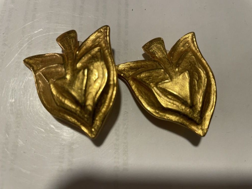 BO Clip dor�e mat, pointe de fl�che LANVIN 145 Vigneux-sur-Seine (91)