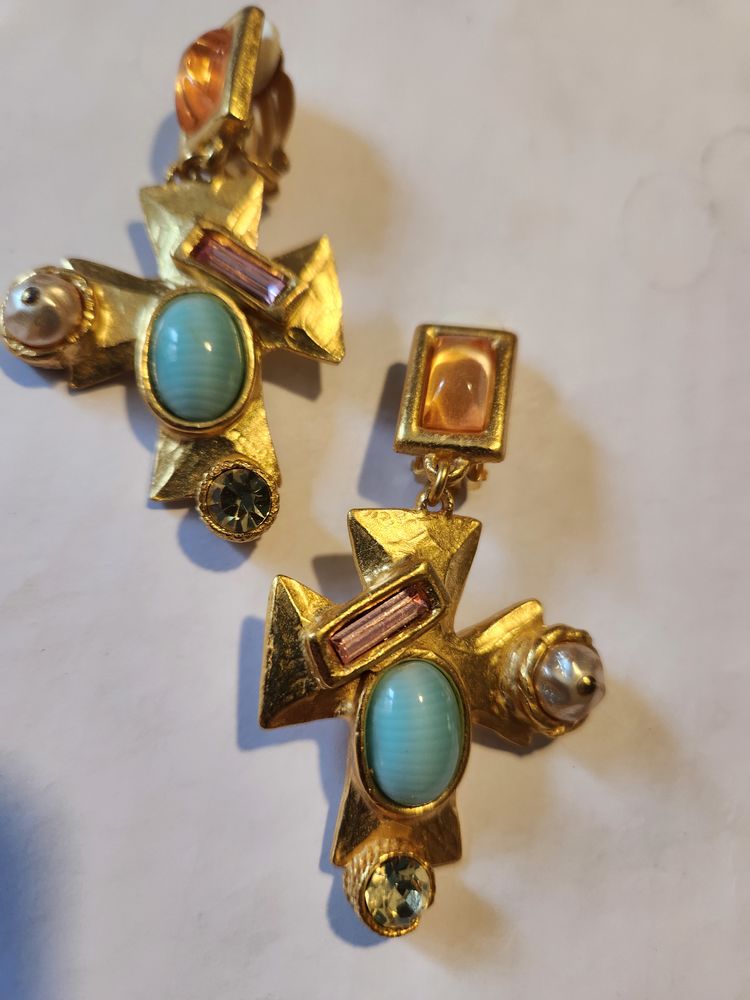 BO Clip cab orange + pendant croix DG cab bleu C.LACROIX 295 Vigneux-sur-Seine (91)