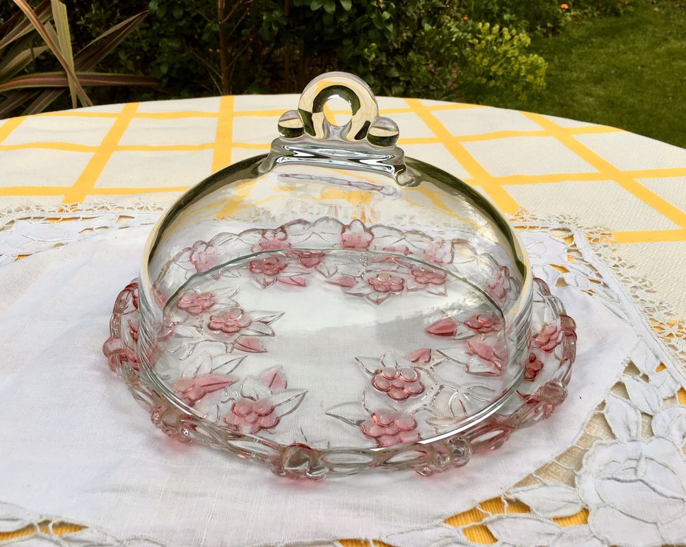 Cloche avec plat � fromage ou p�tisserie, anciens 27 Merville (31)