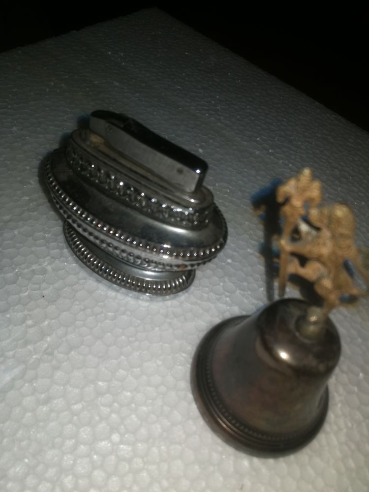 Cloche et briquet de table 12 Le Creusot (71)