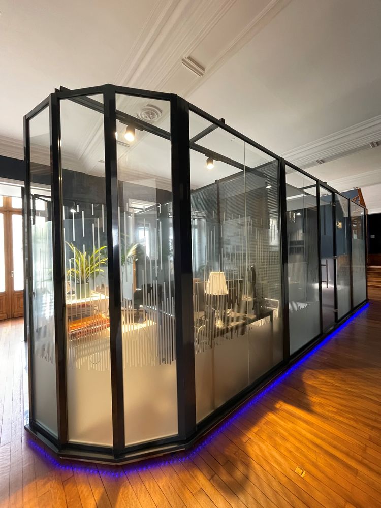 CLOISONS  MUDULAIRES VITR�ES 19000 Le Bouscat (33)