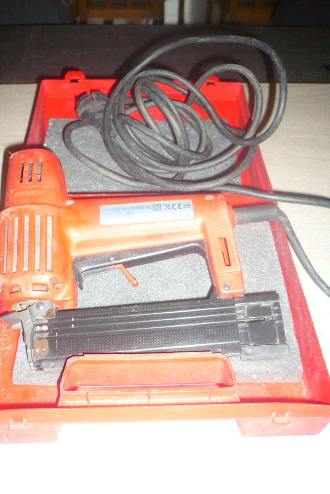 CLOUEUR ELECTRIQUE ALSAFIX 130 Le Versoud (38)