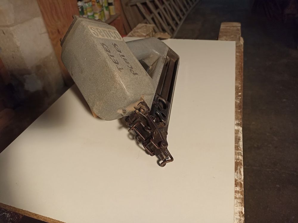 CLOUEUR 50 Bu� (18)