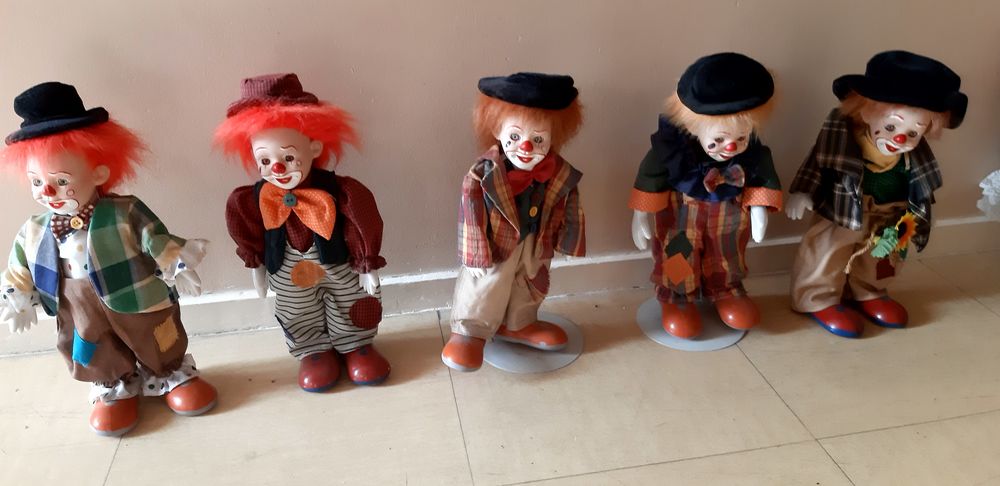 CLOWN MUSICIEN AUTOMATE EN PORCELAINE ET TISSU – 3 superbes clowns – lot B CLOWN MUSICIEN AUTOMATE EN PORCELAINE ET TISSU – 3 superbes clowns – lot B