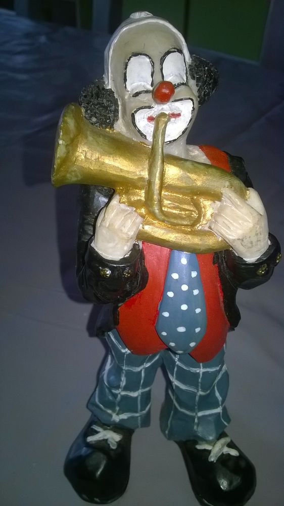 Clown MUSICIEN avec saxo en pl�tre 8 Talange (57)