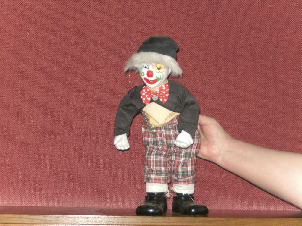 clown porcelaine 6 Aouste-sur-Sye (26)
