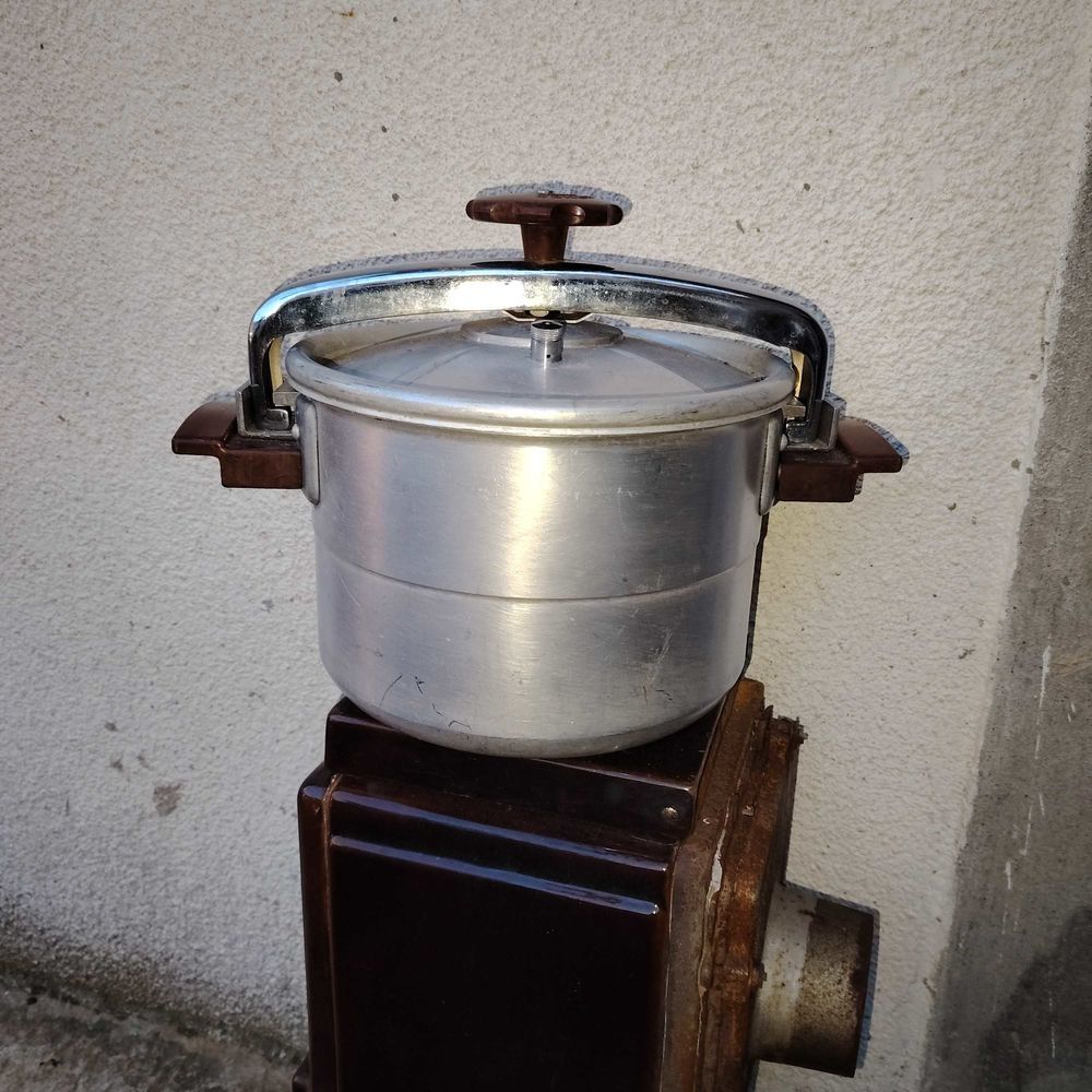 cocotte-minute avec panier 15 Toudon (06)