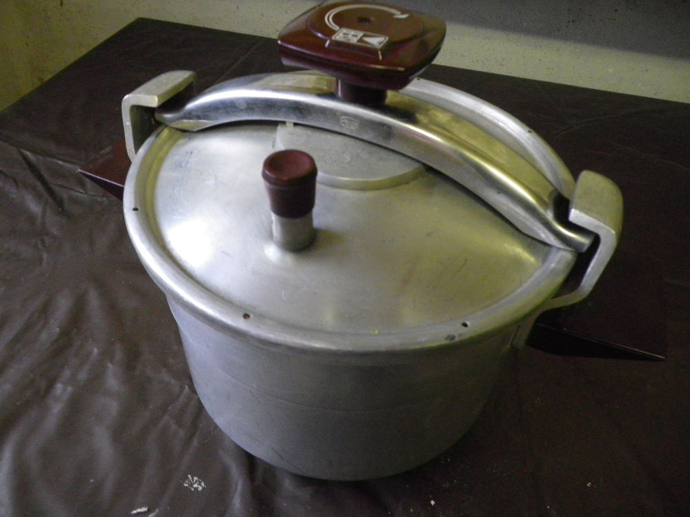 cocotte minutes SEB 6 Litres 40 Dijon (21)