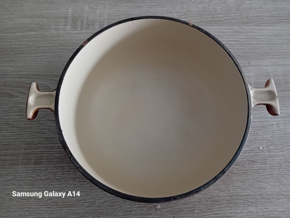 COCOTTE RONDE 20 CM AVEC COUVERCLE 50 Roanne (42)