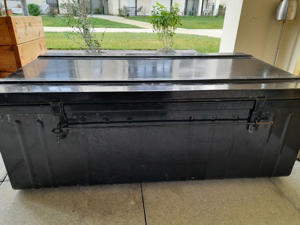 Coffre en acier noir 20 Dinard (35)