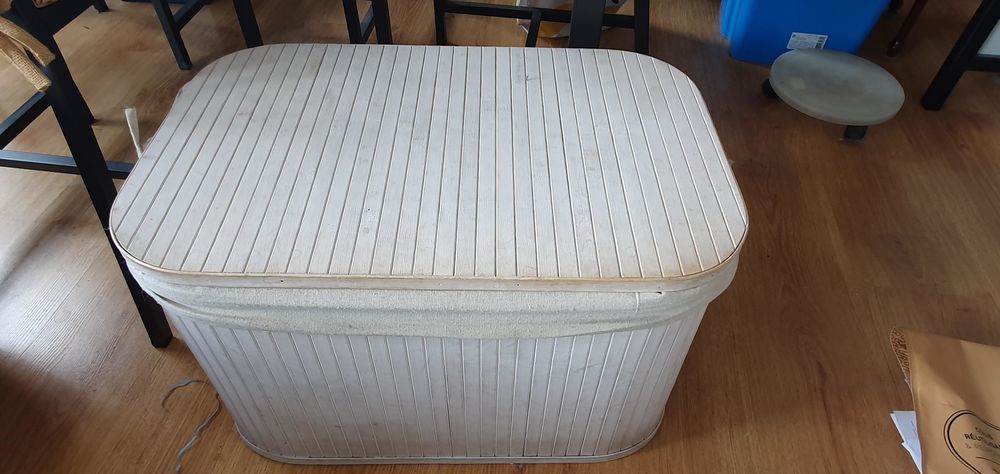 COFFRE EN BOIS BLANC OU BOUT DE LIT ) 30 Lannoy (59)