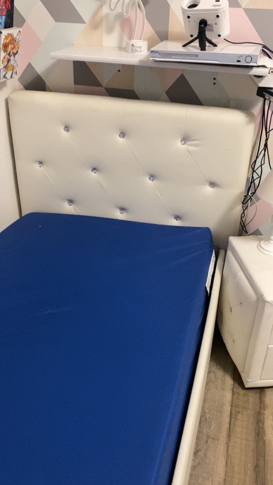 Lit coffre+ chevet +matela 160 Neufchef (57)