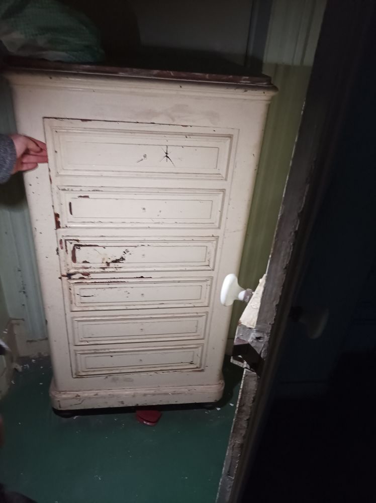 un coffre fort. 180 Neuilly-sur-Seine (92)