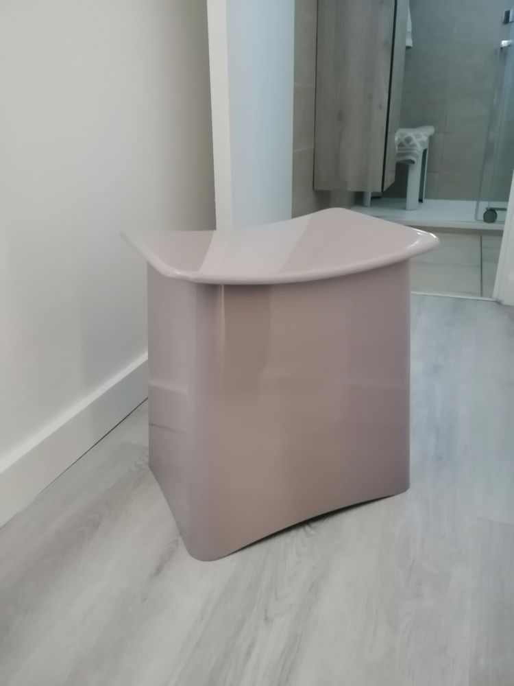 Coffre � linge tabouret 45 Le Golfe Juan (06)