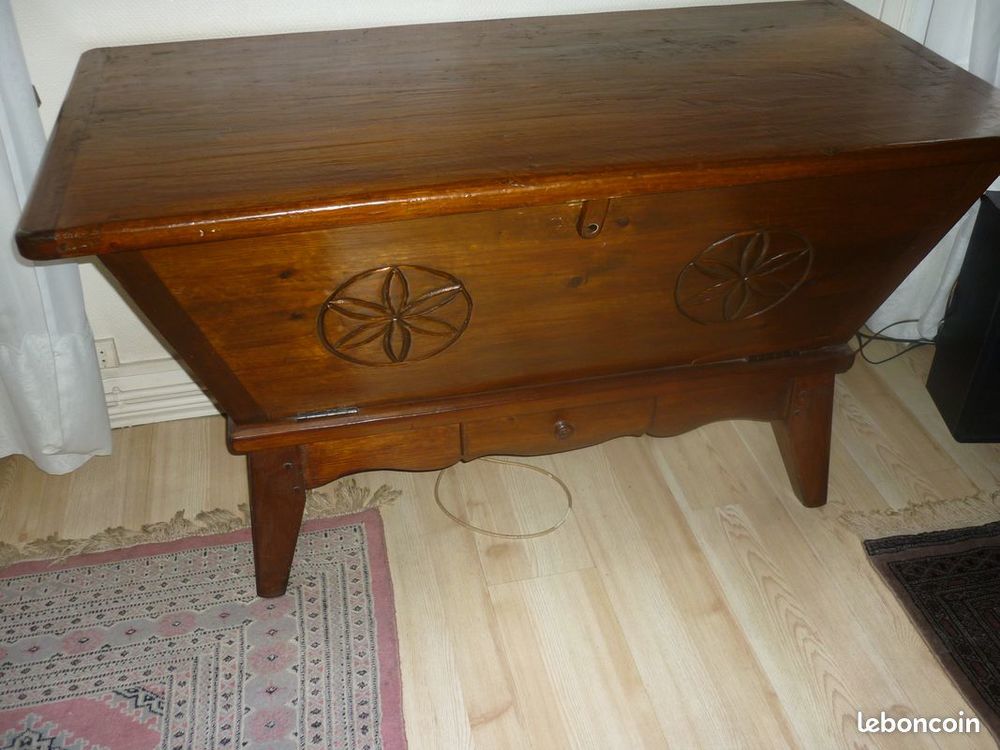 coffre (maie) savoyarde
120 Paris 12 (75)