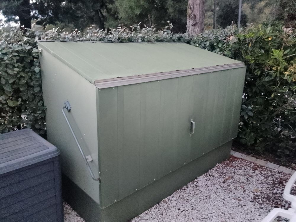 COFFRE DE RANGEMENT 2000 LITRES EN METAL 260 La Londe-les-Maures (83)