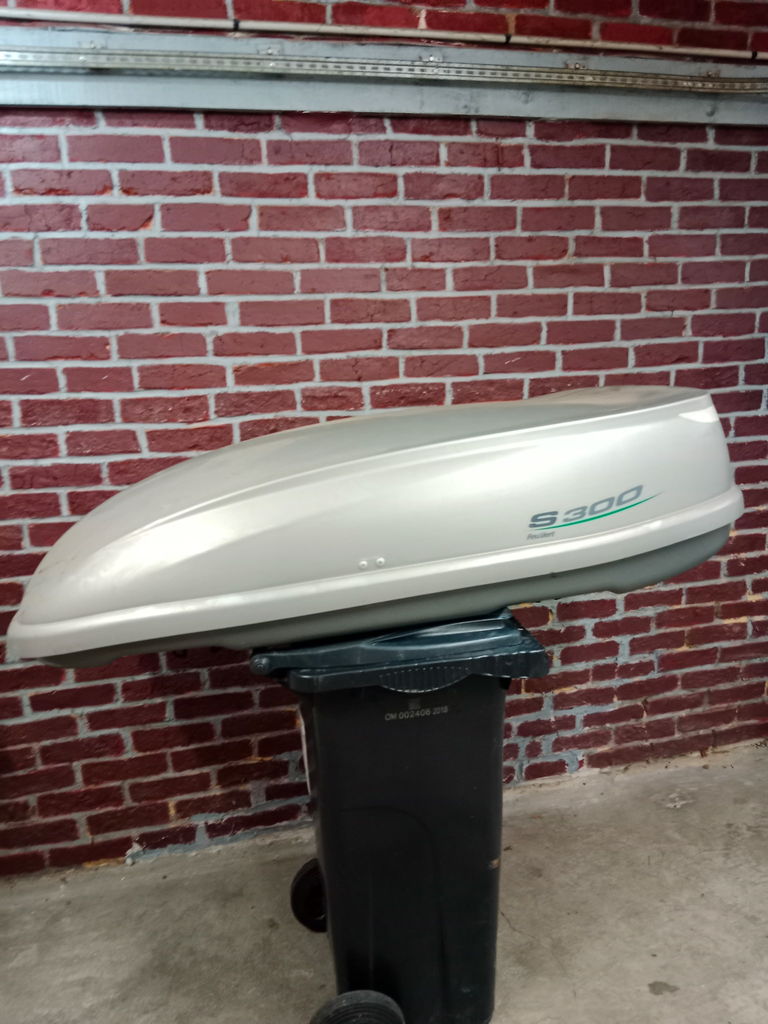 Coffre de toit gris S300 80 Magny-en-Vexin (95)