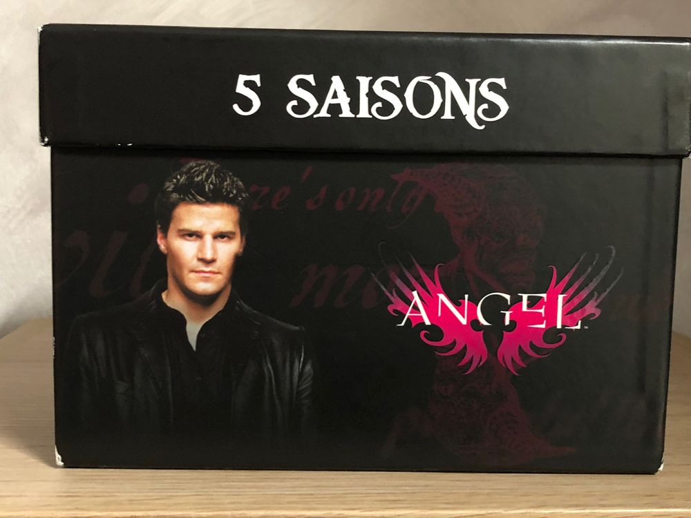 coffret Angel saison 1 � 5 35 Le Plessis-Robinson (92)