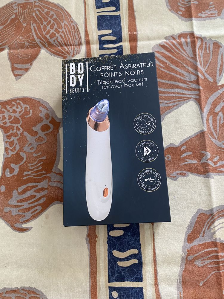 Coffret aspirateur points noirs 18 Vendeuvre-du-Poitou (86)