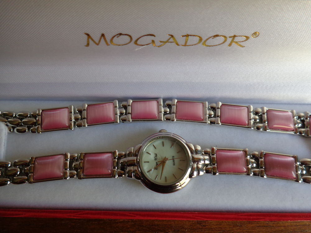 Coffret avec montre et bracelet. 50 Theix (56)