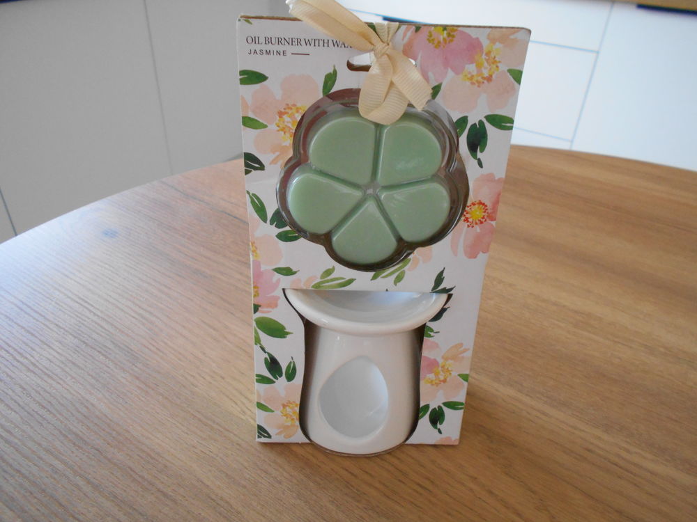 Coffret br�leur forme goutte +5 fondants senteur jasmin neuf 5 Retiers (35)