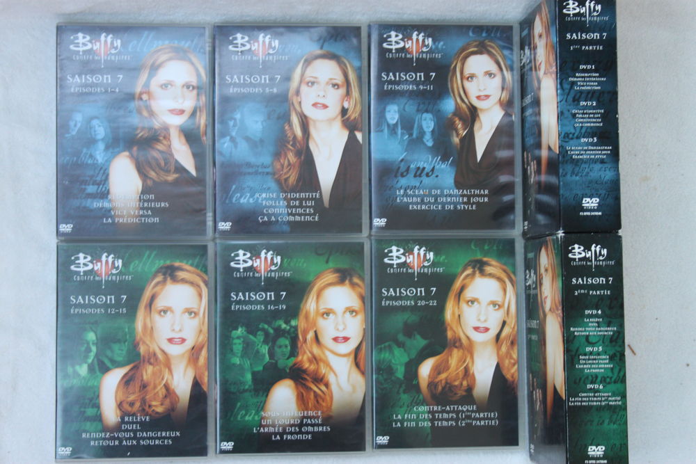 Coffret  4 cassettes audio vid�o  Sex and the City  2 Montigny-Lencoup (77)