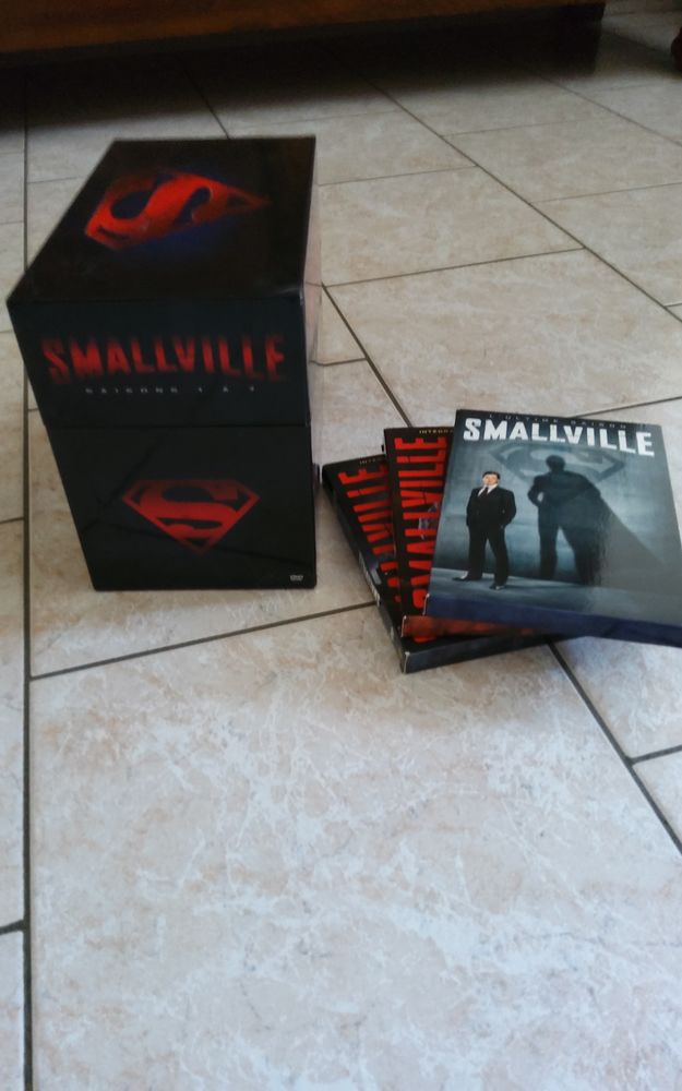 Coffret collector dvd  Smallville  60 Juillan (65)
