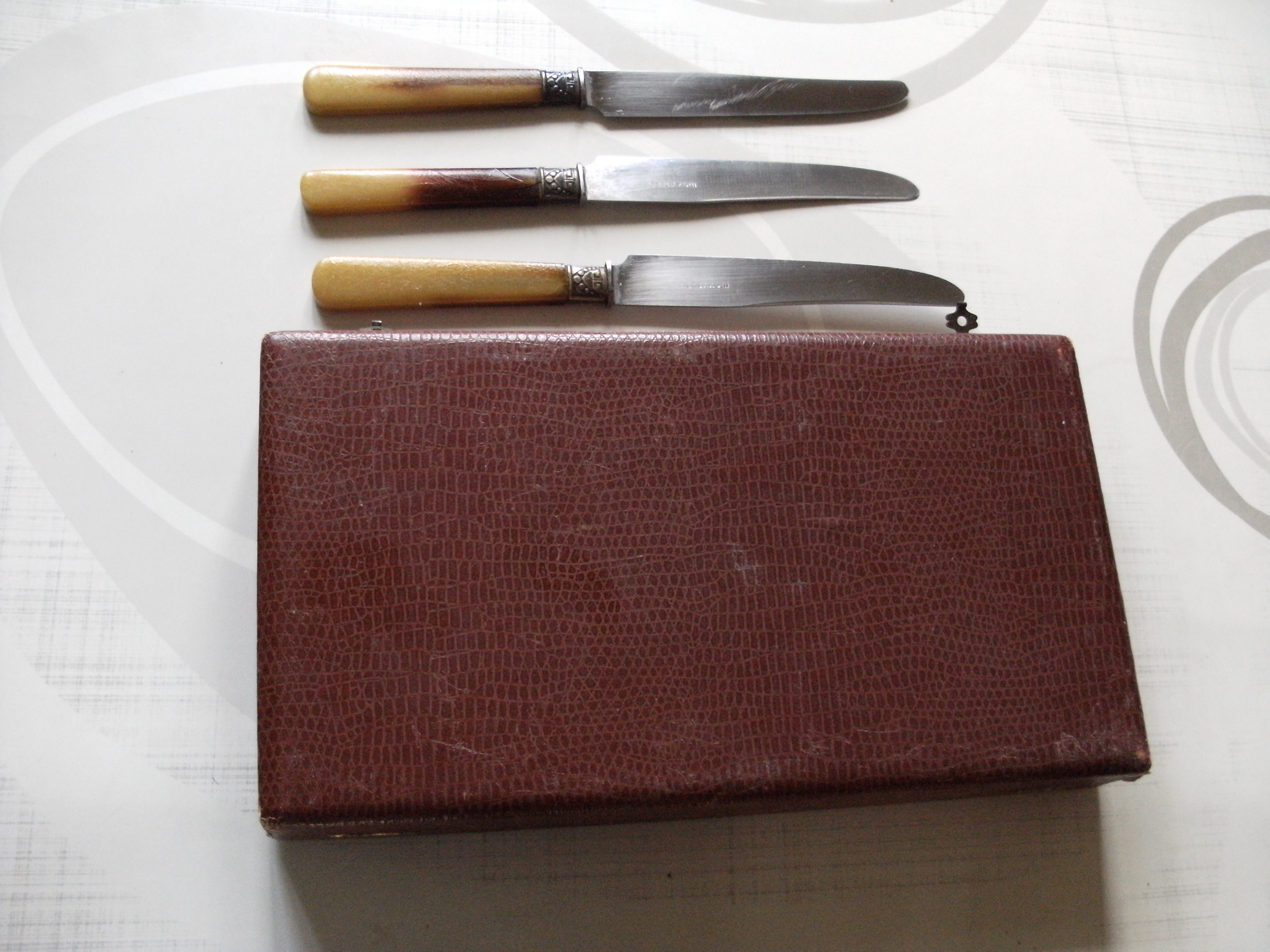  coffret de 12 couteaux inox manche en corne 5 Yzeure (03)