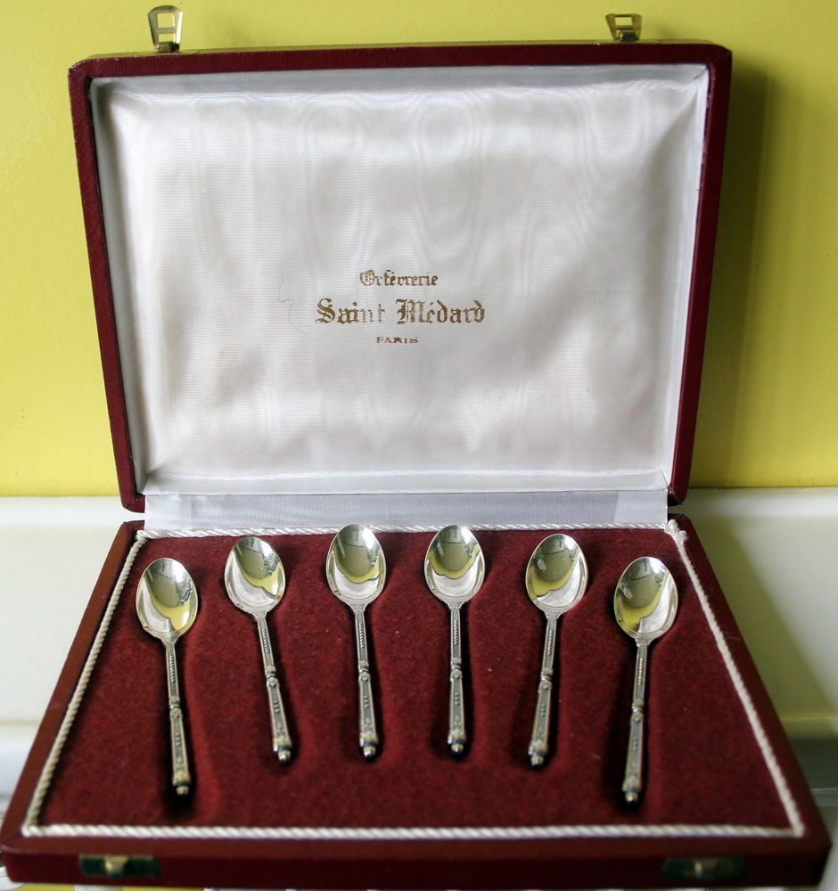 coffret 6 cuill�res ST MEDARD ORFEVERIE
60 Issy-les-Moulineaux (92)