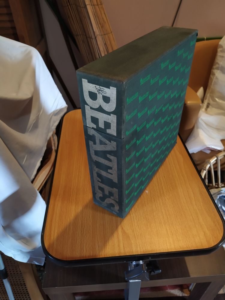 coffret disques Beatles 400 Sallaumines (62)