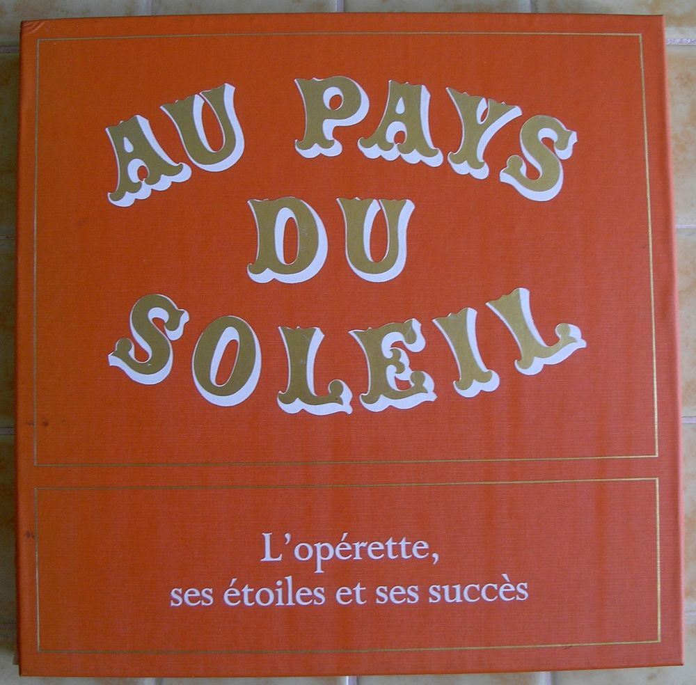COFFRET DE 9 DISQUES VINYLES 33 TOURS - AU PAYS DU SOLEIL 10 N�ris-les-Bains (03)