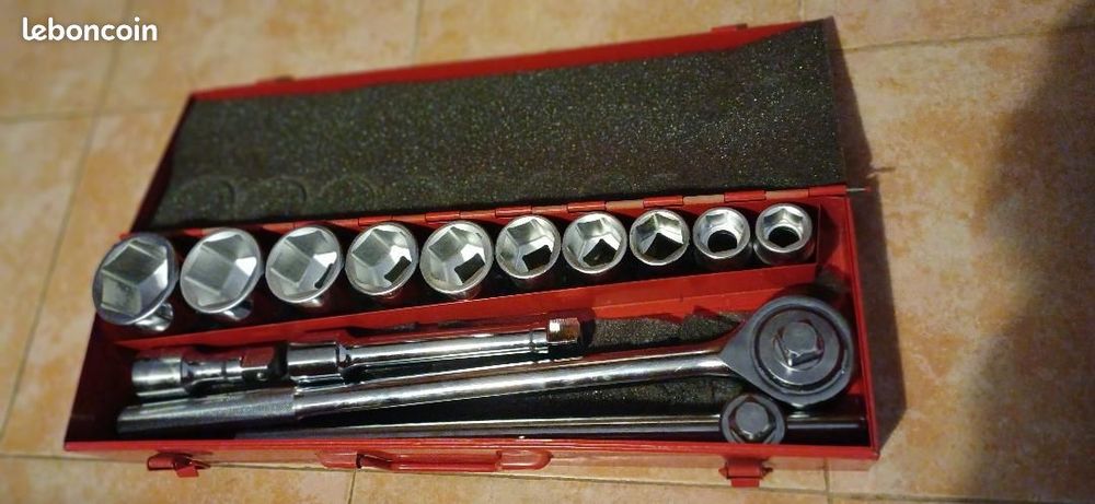 coffret a douilles 22 a 50  neuf ( camion )
jamais utilis� 
250 La Seyne-sur-Mer (83)