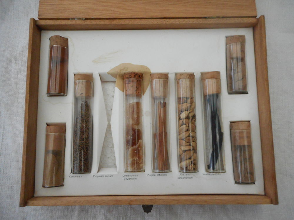 Coffret d'�pices 15 Nieuil-l'Espoir (86)