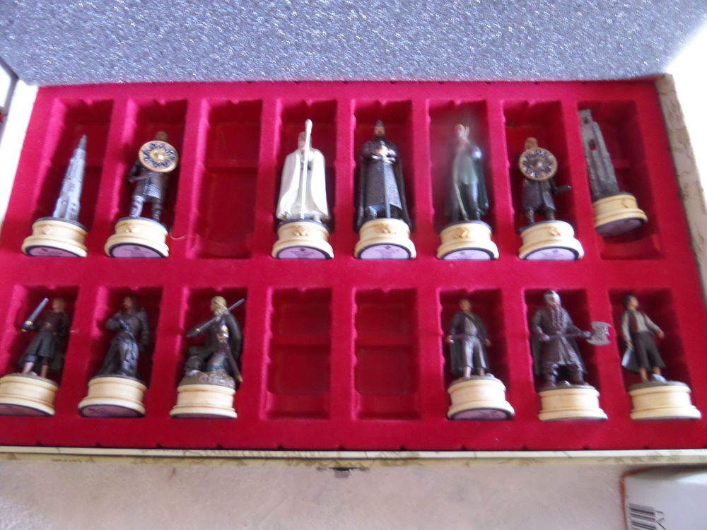 coffret de figurines LE SEIGNEUR DES ANNEAUX 15 Lyon 8 (69)