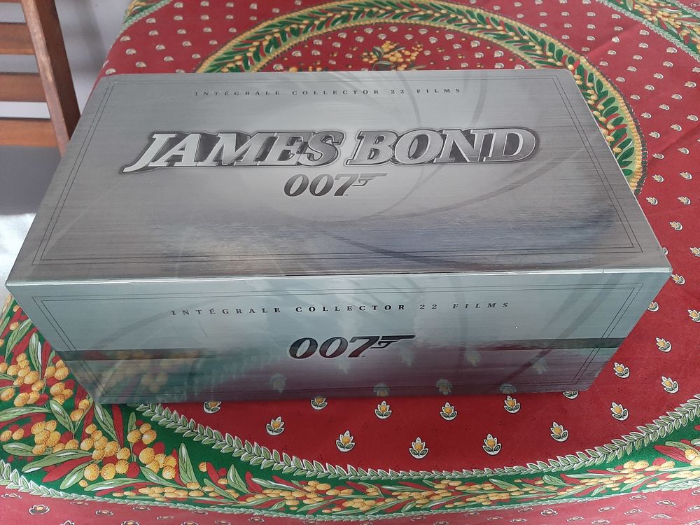 Coffret int�grale James Bond 22 films 55 Marseille 9 (13)