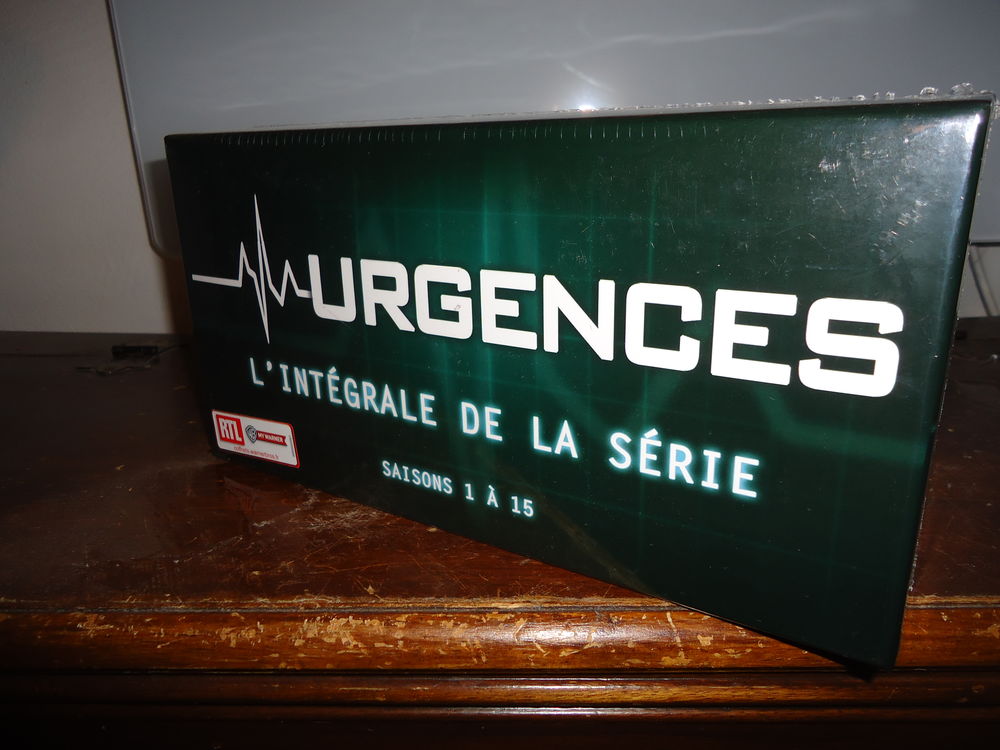 coffret integrale de la serie neuve 65 Warluzel (62)
