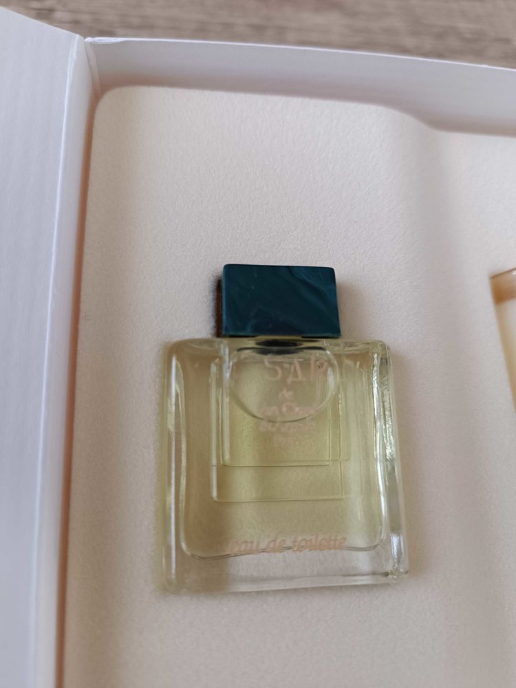 Coffret miniature de parfum Van Cleef & Arpels 40 Montjean (53)