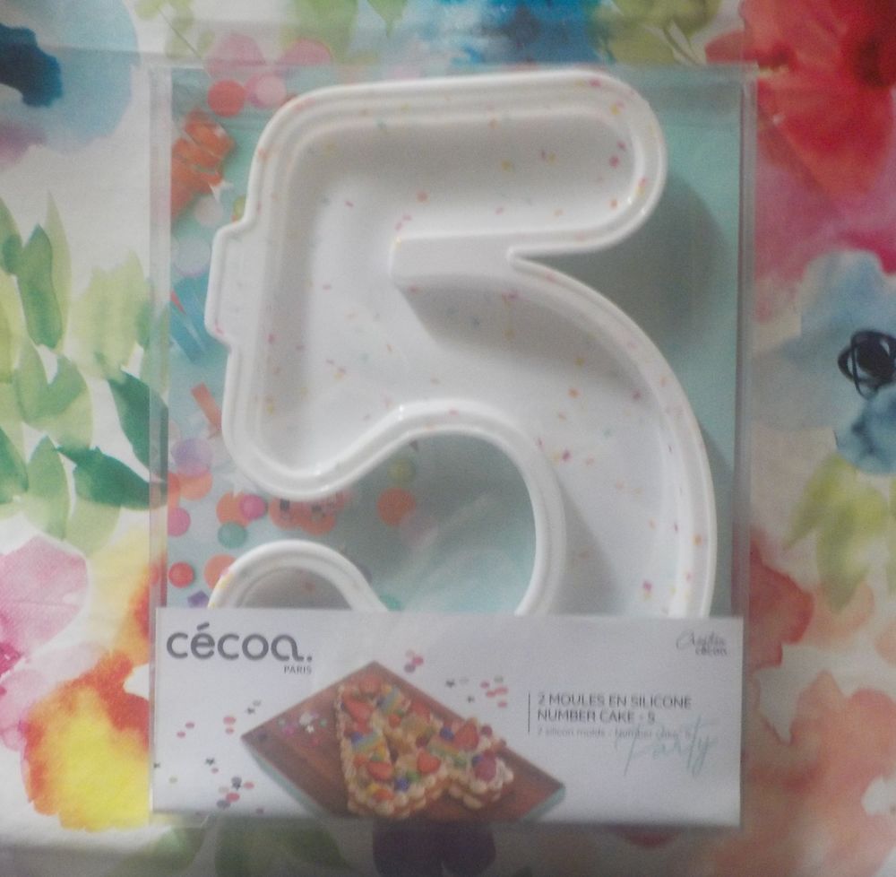 COFFRET 2 MOULES SILICONE NUMBER CAKE 5 NEUF 10 Bubry (56)