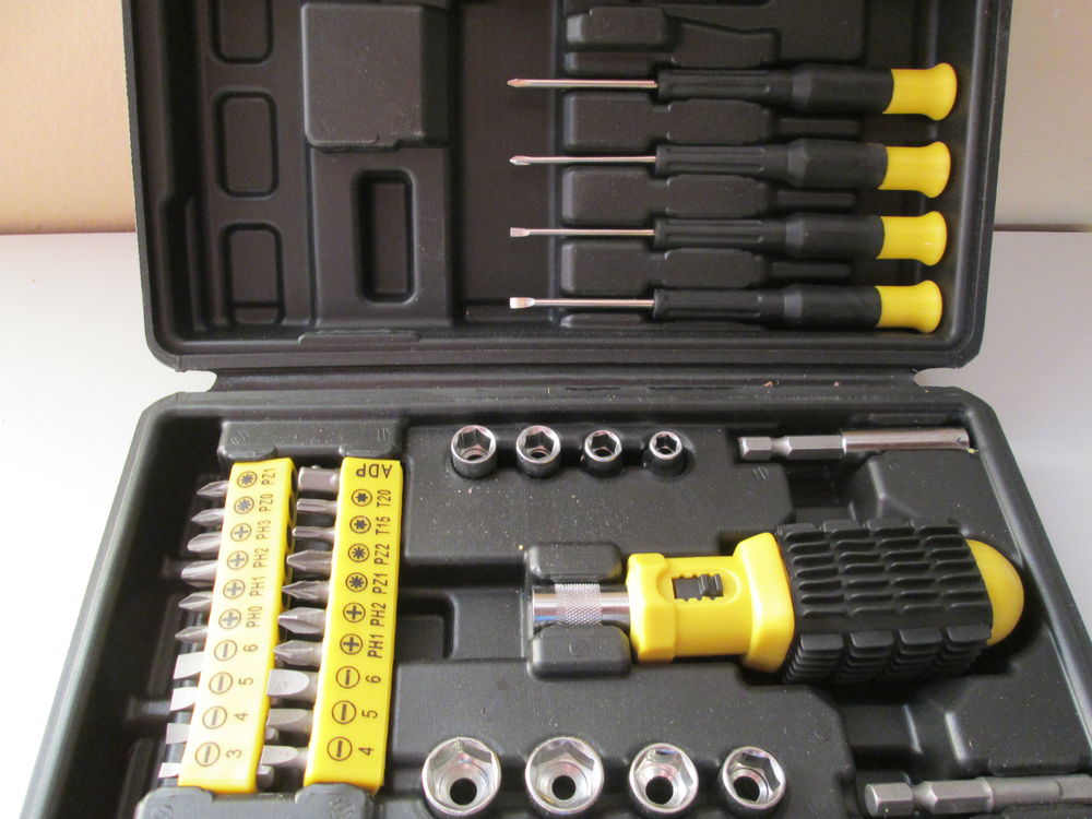 COFFRET A OUTILS   NEUF 30 Marseille 9 (13)