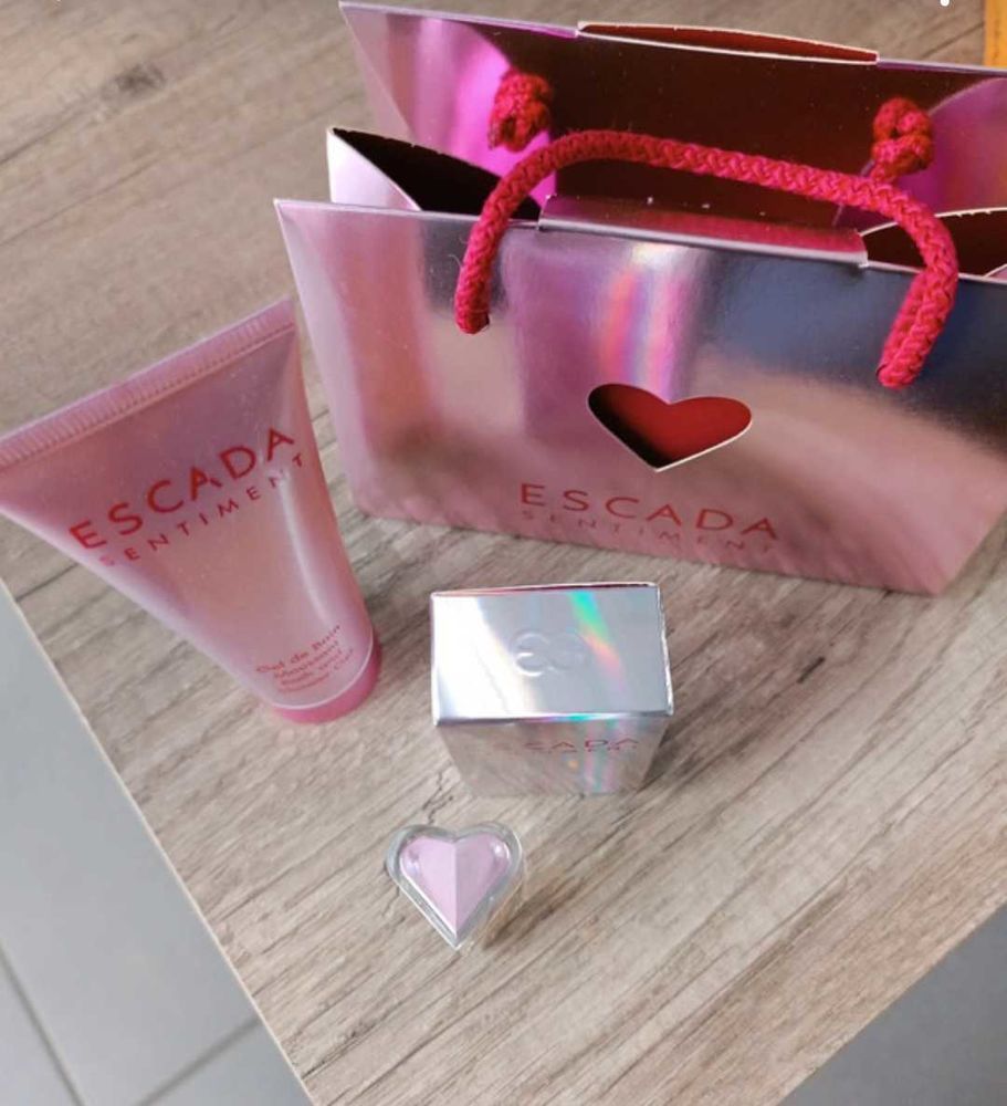 Coffret de parfum miniature Escada 30 Montjean (53)