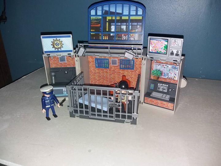 coffret police playmobil 15 Briare (45)