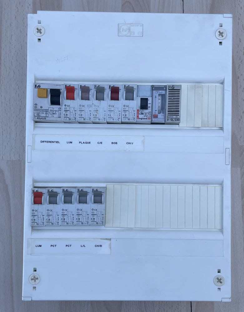 Coffret (tableau) �lectrique  2 rang�es 13modules 80 Baillargues (34)