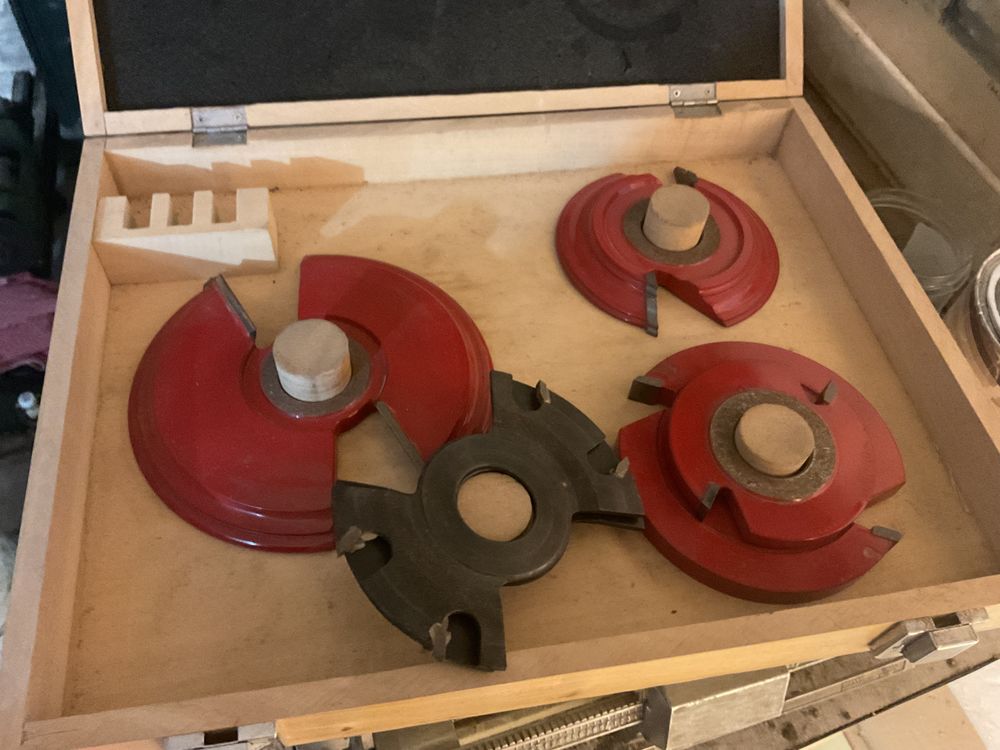 Coffret toupie 180 Courtelevant (90)