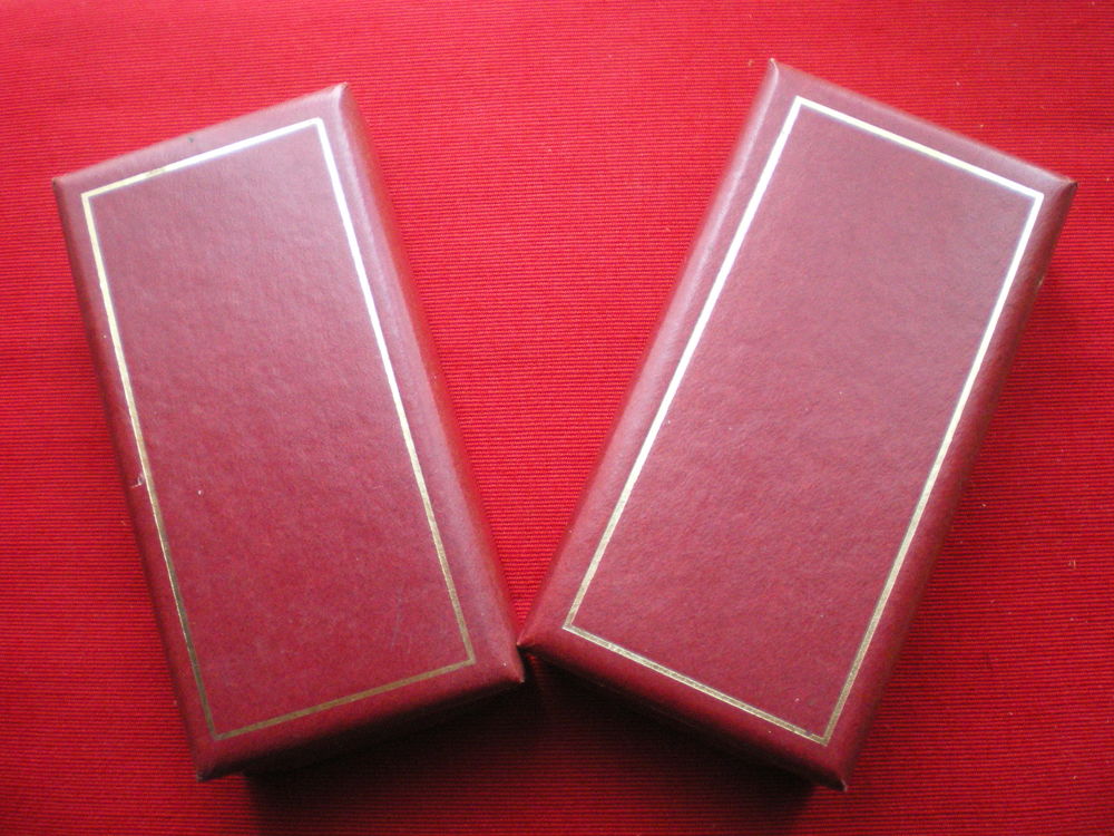 Coffrets pour ordre ou m�daille. 18 Caen (14)