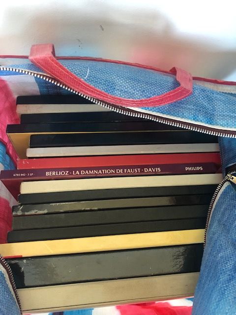 Lot de 18 coffrets de vinyls d'Opera en excellent �tat.
0 Marseille 8 (13)